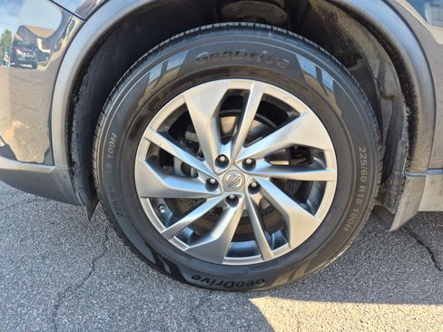 Used 2015 Nissan Rogue SL w/ SL Premium Package image 6