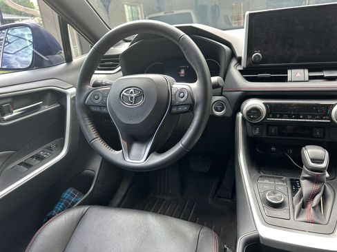 Used 2024 Toyota RAV4 SE w/ Weather & Moonroof Package AWD/4WD image 6