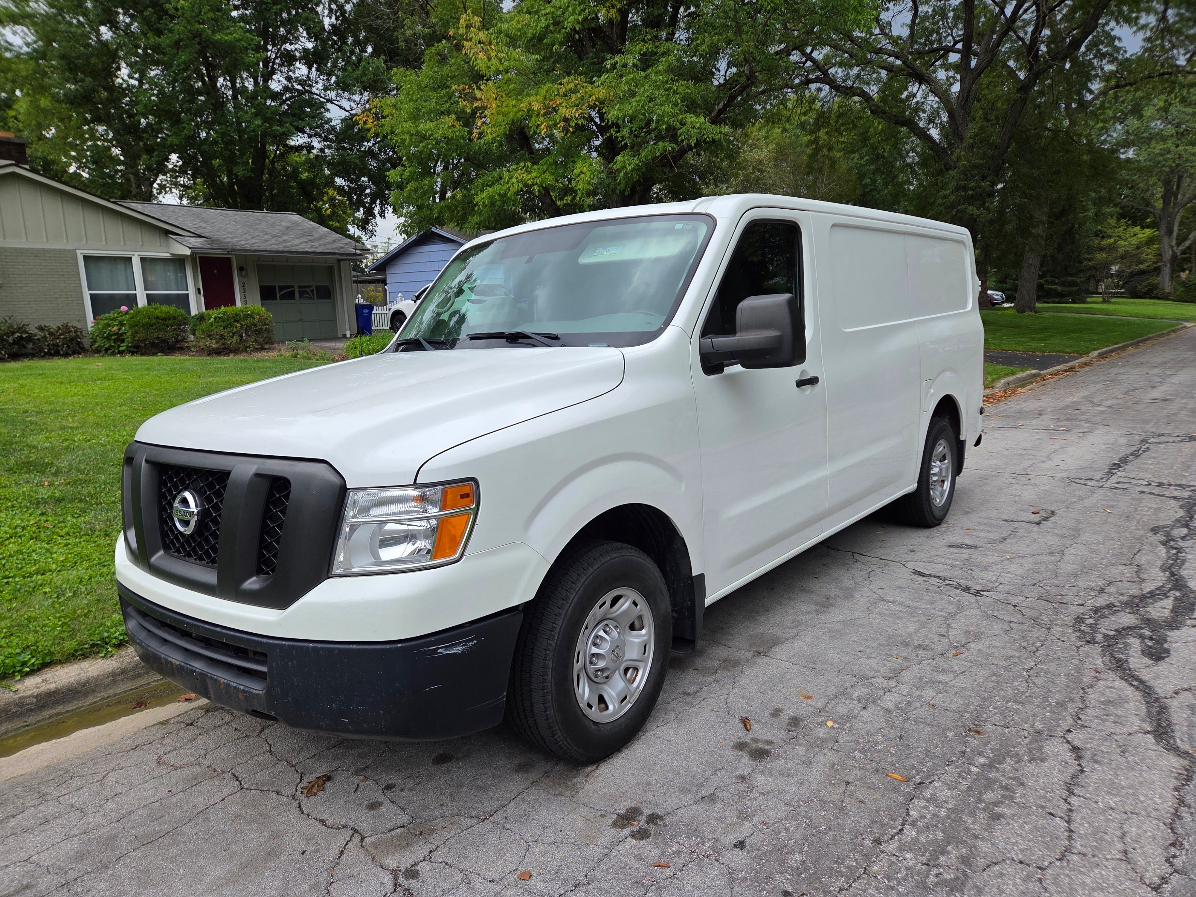 Used 2020 Nissan NV 2500 SV RWD image 2