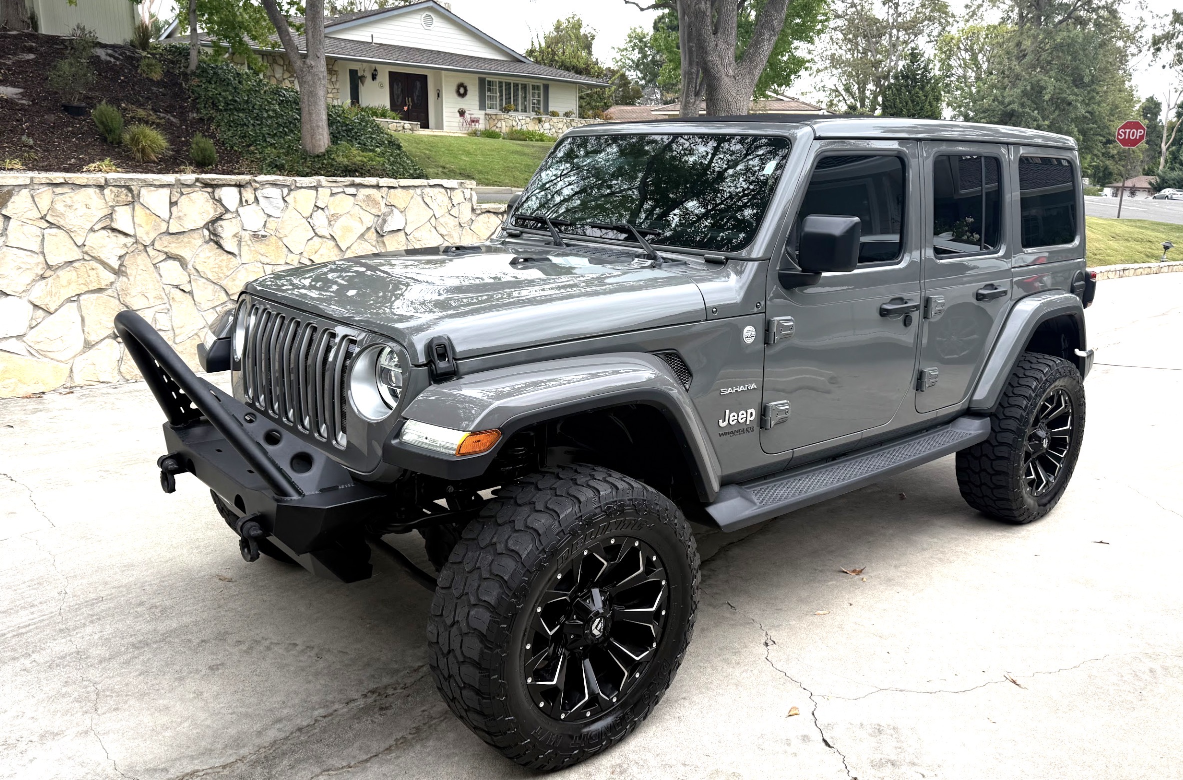 Used 2019 Jeep Wrangler Unlimited Sahara AWD/4WD image 1