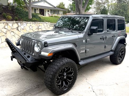 Used 2019 Jeep Wrangler Unlimited Sahara AWD/4WD image 1