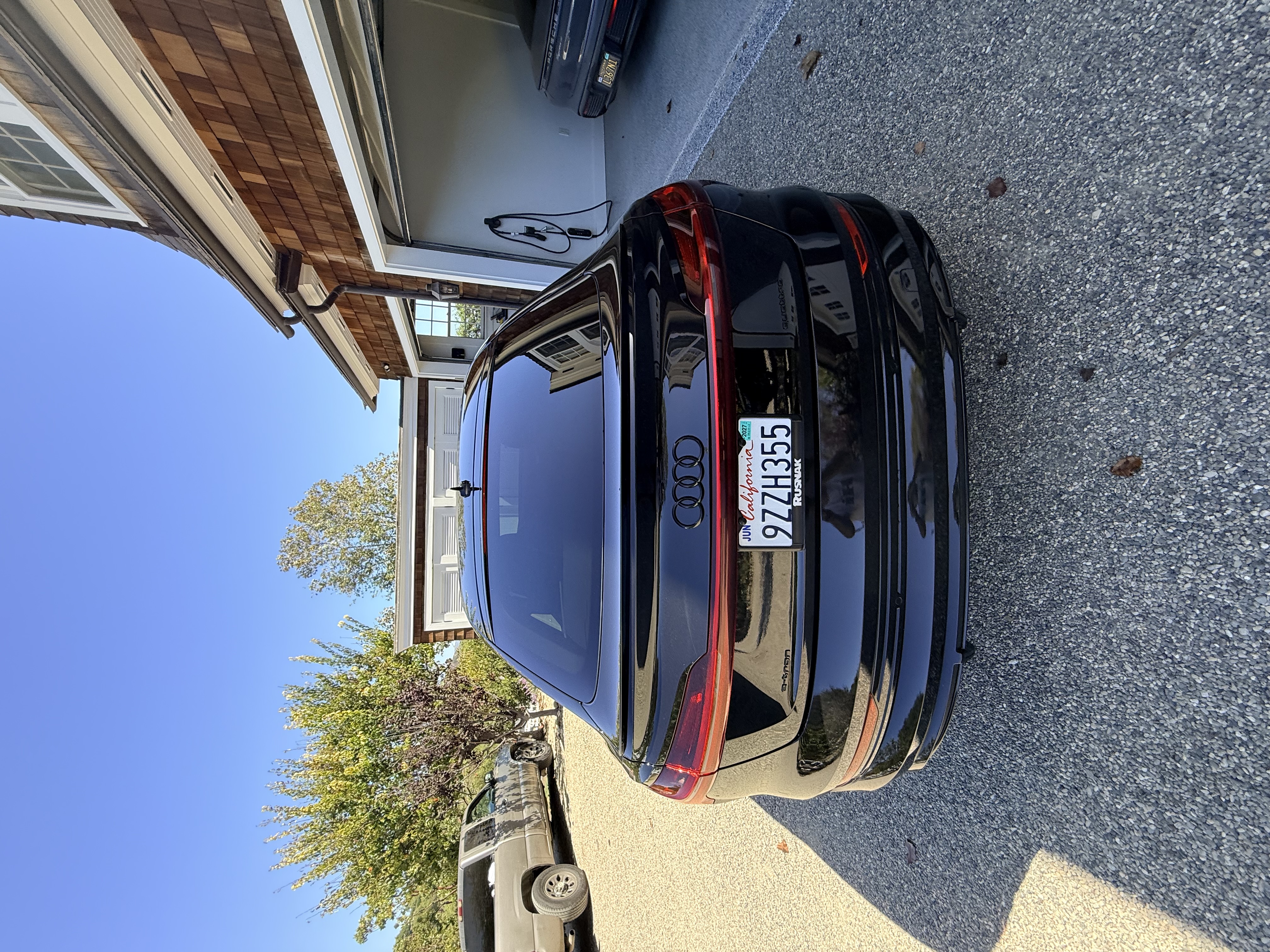 Used 2022 Audi e-tron Premium Plus w/ Premium Plus Package AWD/4WD image 18
