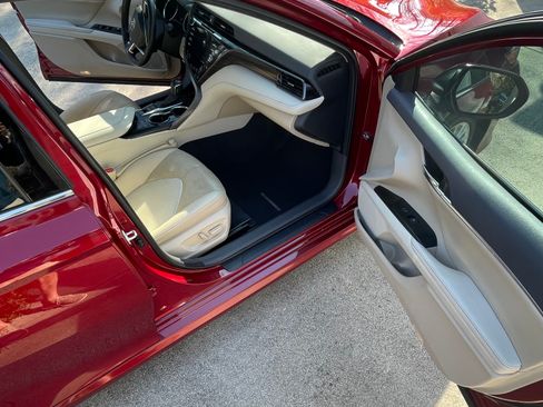 Used 2020 Toyota Camry XLE w/ Driver Assist Package image 6