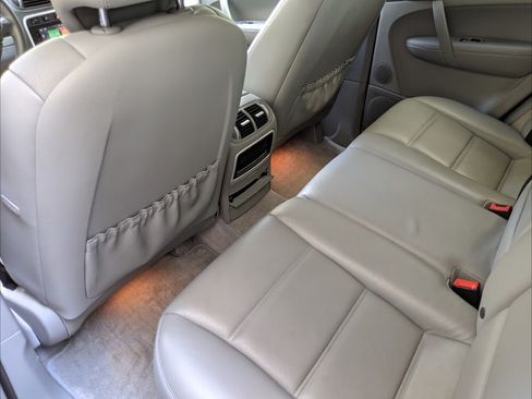 Used 2006 Porsche Cayenne Turbo S image 13