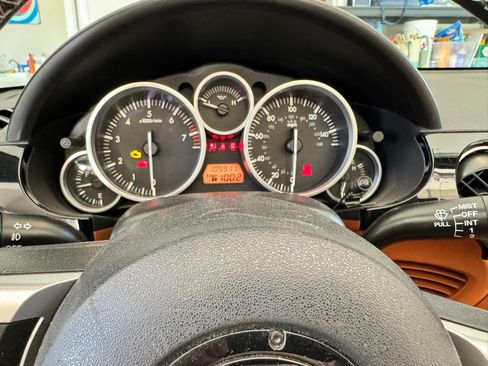 Used 2006 MAZDA MX-5 Miata Grand Touring w/ Premium Pkg image 9