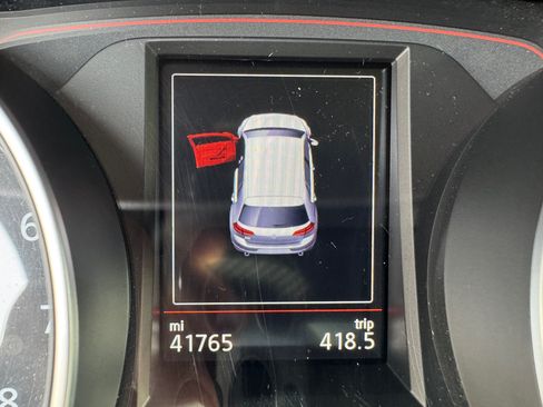 Used 2021 Volkswagen GTI SE image 8