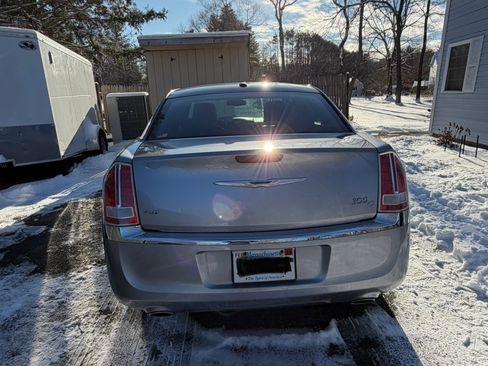 Used 2014 Chrysler 300 C image 5