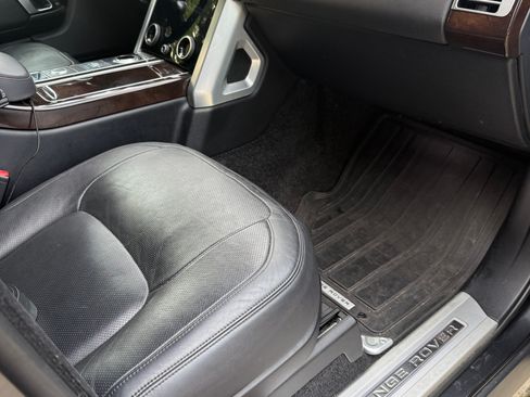 Used 2019 Land Rover Range Rover HSE image 9