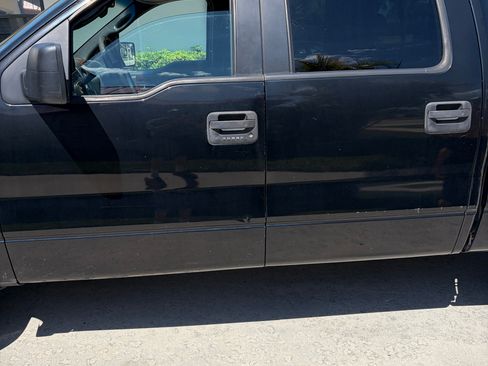 Used 2006 Ford F150 Lariat RWD image 2