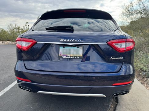 Used 2017 Maserati Levante w/ Luxury Package image 4