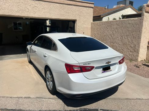 Used 2016 Chevrolet Malibu LT FWD image 4