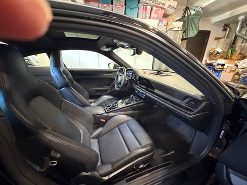 Used 2023 Porsche 911 Carrera T image 10