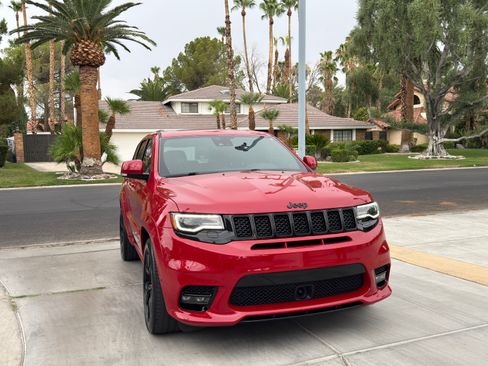 Used 2017 Jeep Grand Cherokee SRT AWD/4WD image 4