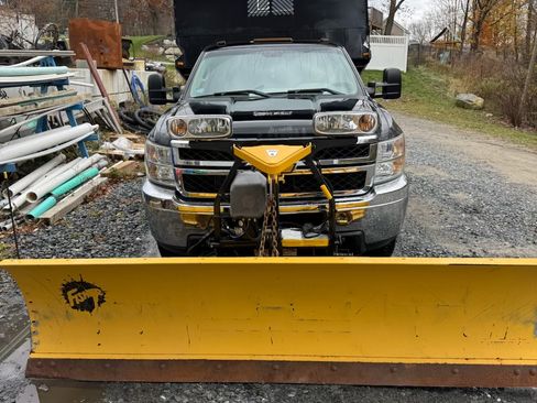 Used 2013 Chevrolet Silverado 3500 W/T w/ Snow Plow Prep Package image 11