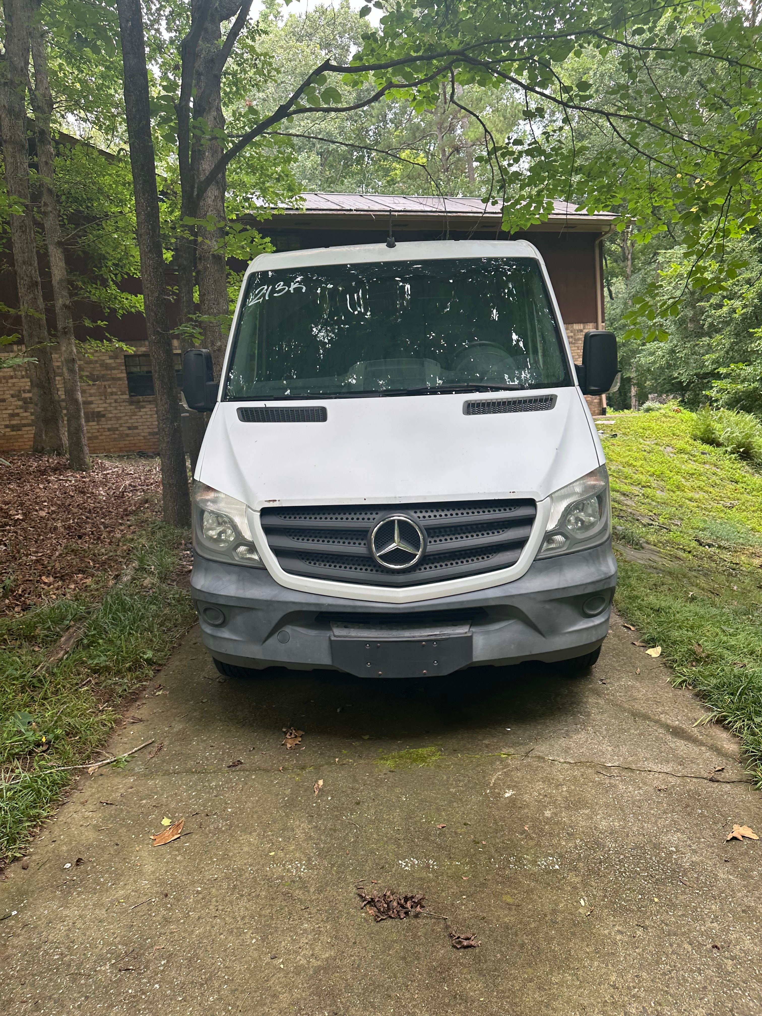 Used 2016 Mercedes-Benz Sprinter 2500 image 2