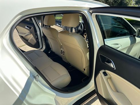 Used 2019 Mercedes-Benz GLA 250 image 12