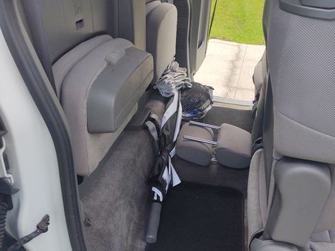 Used 2010 Nissan Frontier XE w/ XE Preferred Pkg image 2