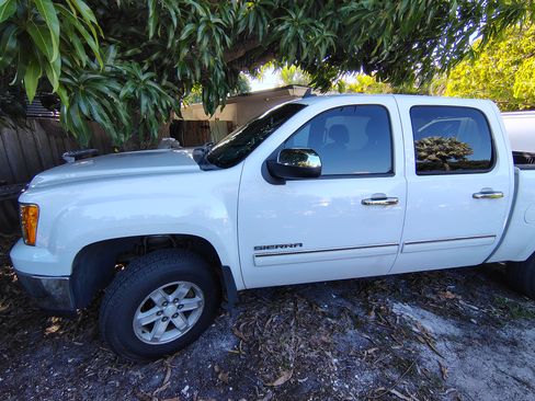 Used 2010 GMC Sierra 1500 SLE w/ Power Pack Plus image 18