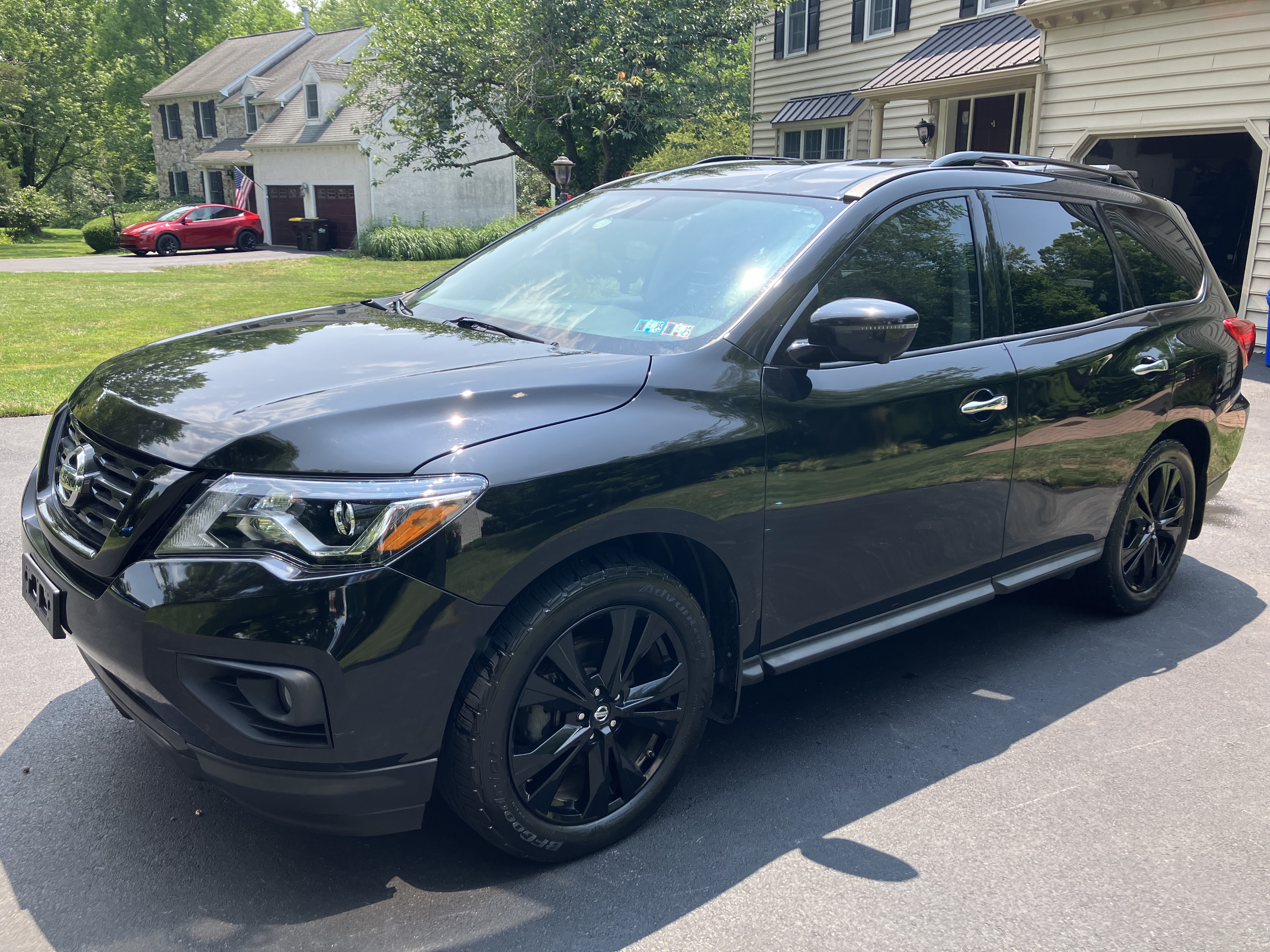 Used 2018 Nissan Pathfinder SL w/ Midnight Edition Package AWD/4WD image 2