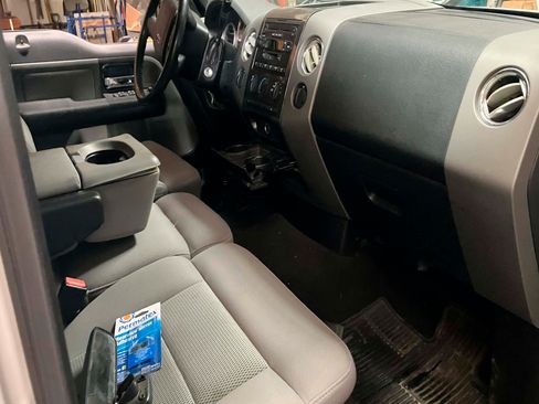 Used 2004 Ford F150 XLT image 1