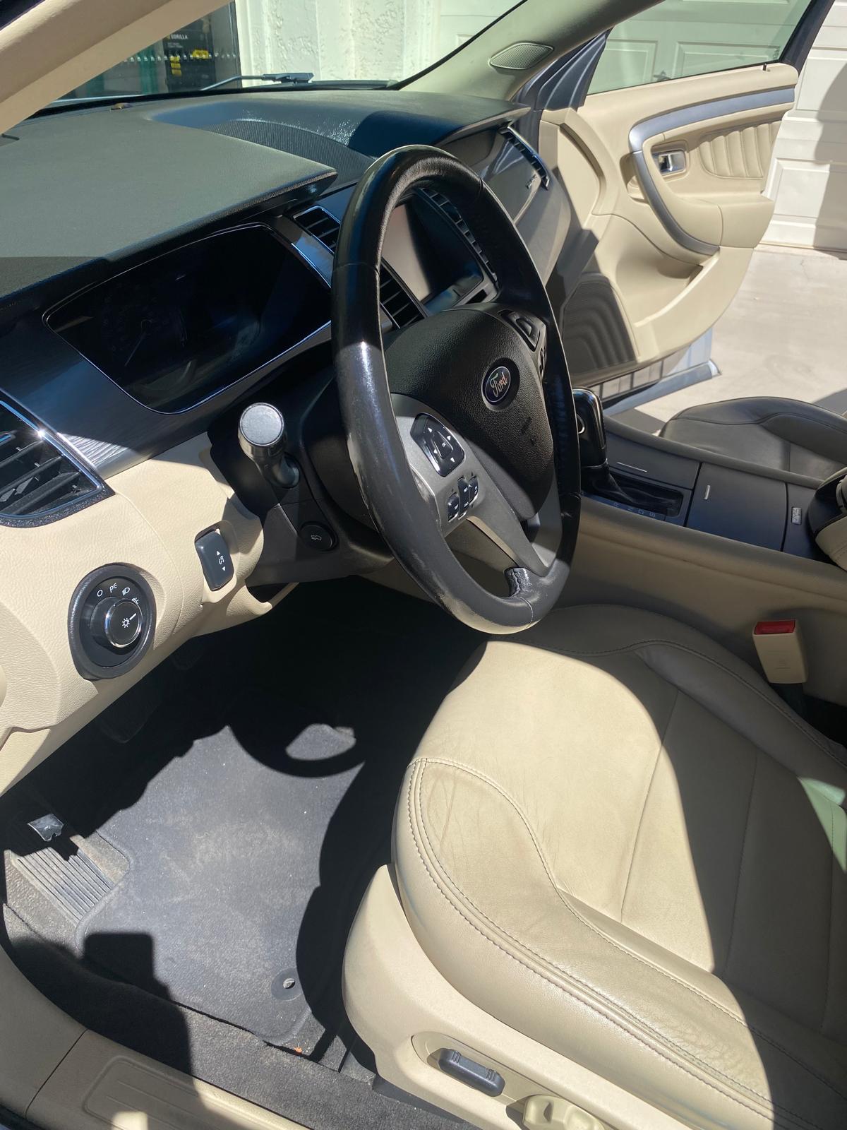 Used 2013 Ford Taurus SEL FWD image 19