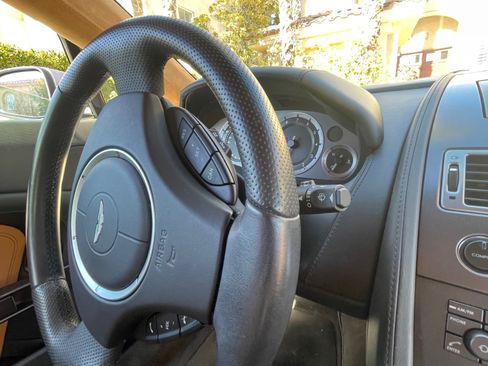 Used 2008 Aston Martin V8 Vantage Coupe 2D image 22