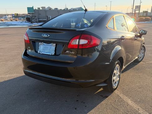 Used 2013 Ford Fiesta SE w/ Super Fuel Economy Pkg image 11