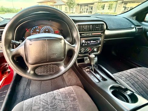 Used 2000 Chevrolet Camaro LT RWD image 22