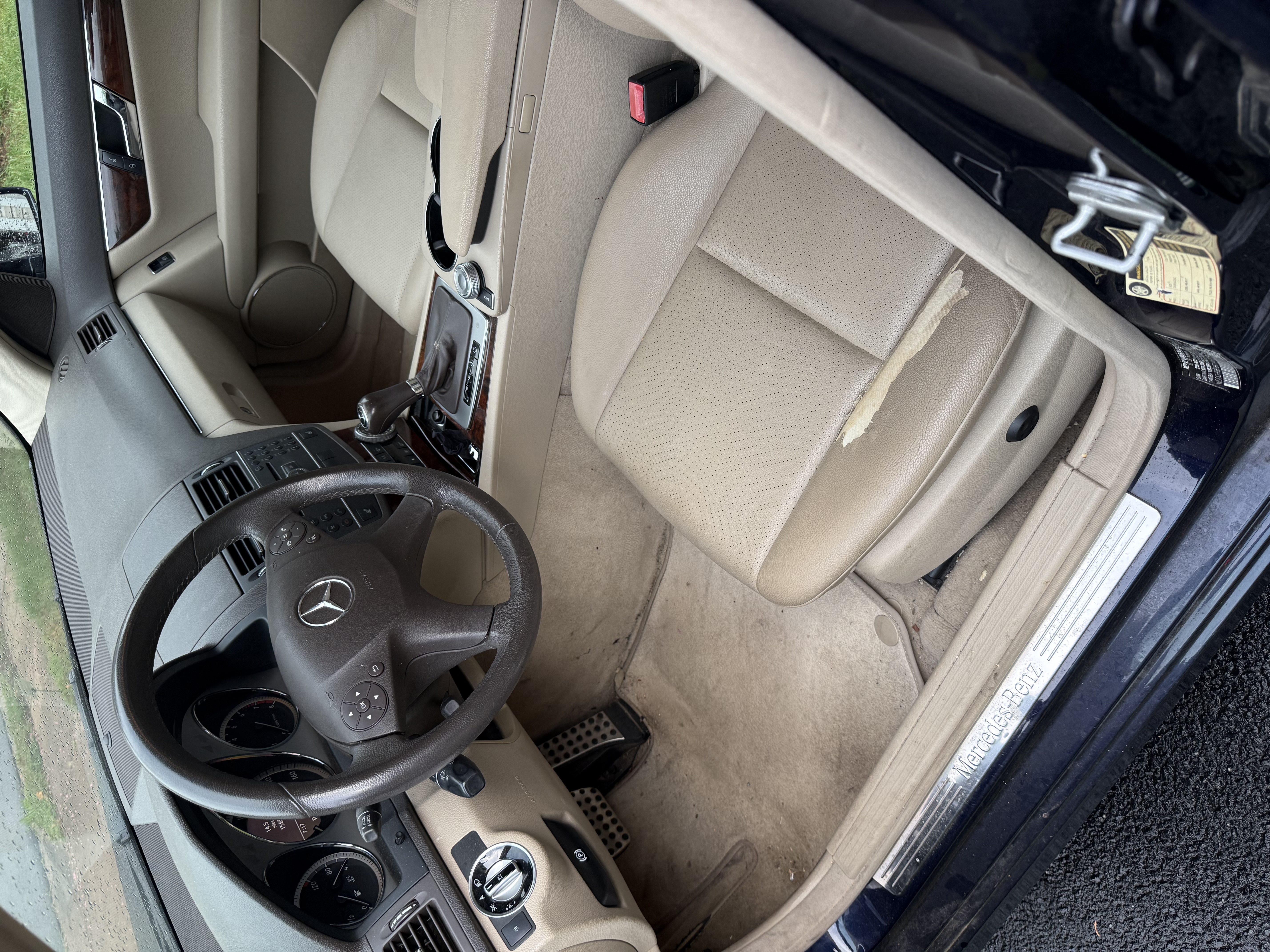 Used 2011 Mercedes-Benz C 300 4MATIC Sedan image 9