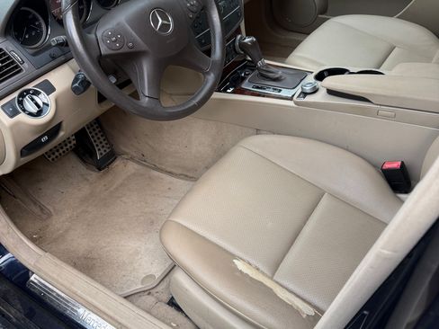 Used 2011 Mercedes-Benz C 300 4MATIC Sedan image 9