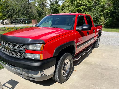 Used 2005 Chevrolet Silverado 2500 LT w/ Heavy-Duty Power Package AWD/4WD image 32