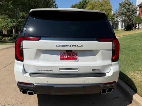 Used 2025 GMC Yukon Denali Ultimate AWD/4WD image 9