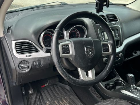 Used 2017 Dodge Journey Crossroad FWD image 2