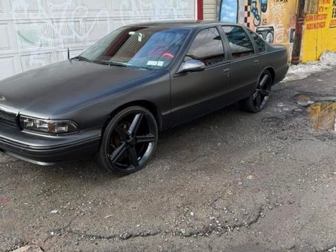 Used 1995 Chevrolet Impala SS RWD image 17