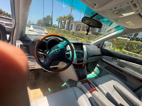 Used 2005 Lexus RX 330 FWD image 8