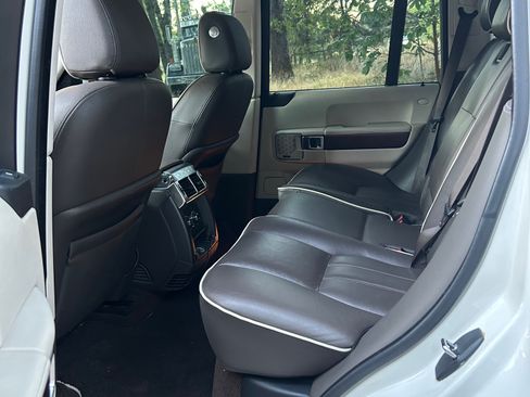 Used 2010 Land Rover Range Rover HSE image 6