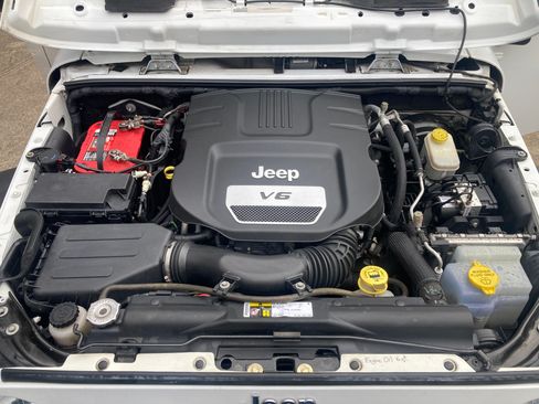 Used 2015 Jeep Wrangler Sport w/ Quick Order Package 23S image 20