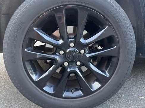 Used 2017 Jeep Grand Cherokee Altitude AWD/4WD image 12