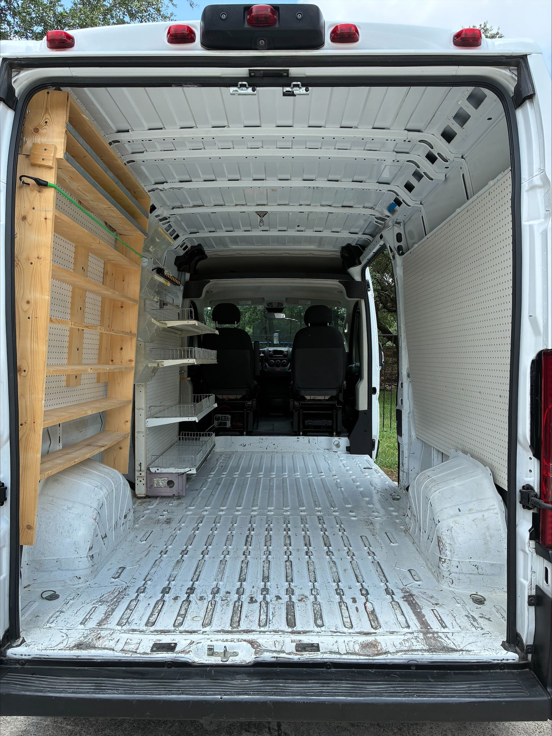 Used 2018 RAM ProMaster 2500 FWD image 5
