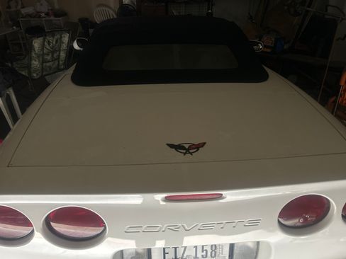 Used 1998 Chevrolet Corvette Convertible w/ Memory Pkg image 1