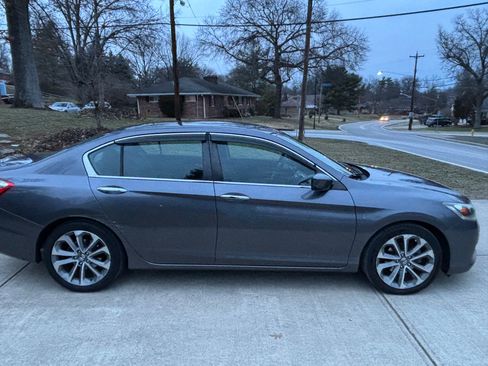 Used 2015 Honda Accord Sport image 5