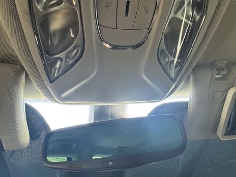 Used 2019 Jeep Compass Latitude w/ Popular Equipment Group FWD image 10