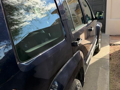 Used 2011 Jeep Liberty Sport image 13