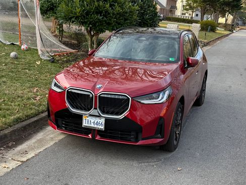 Used 2025 BMW X3 xDrive30i w/ Premium Package image 2