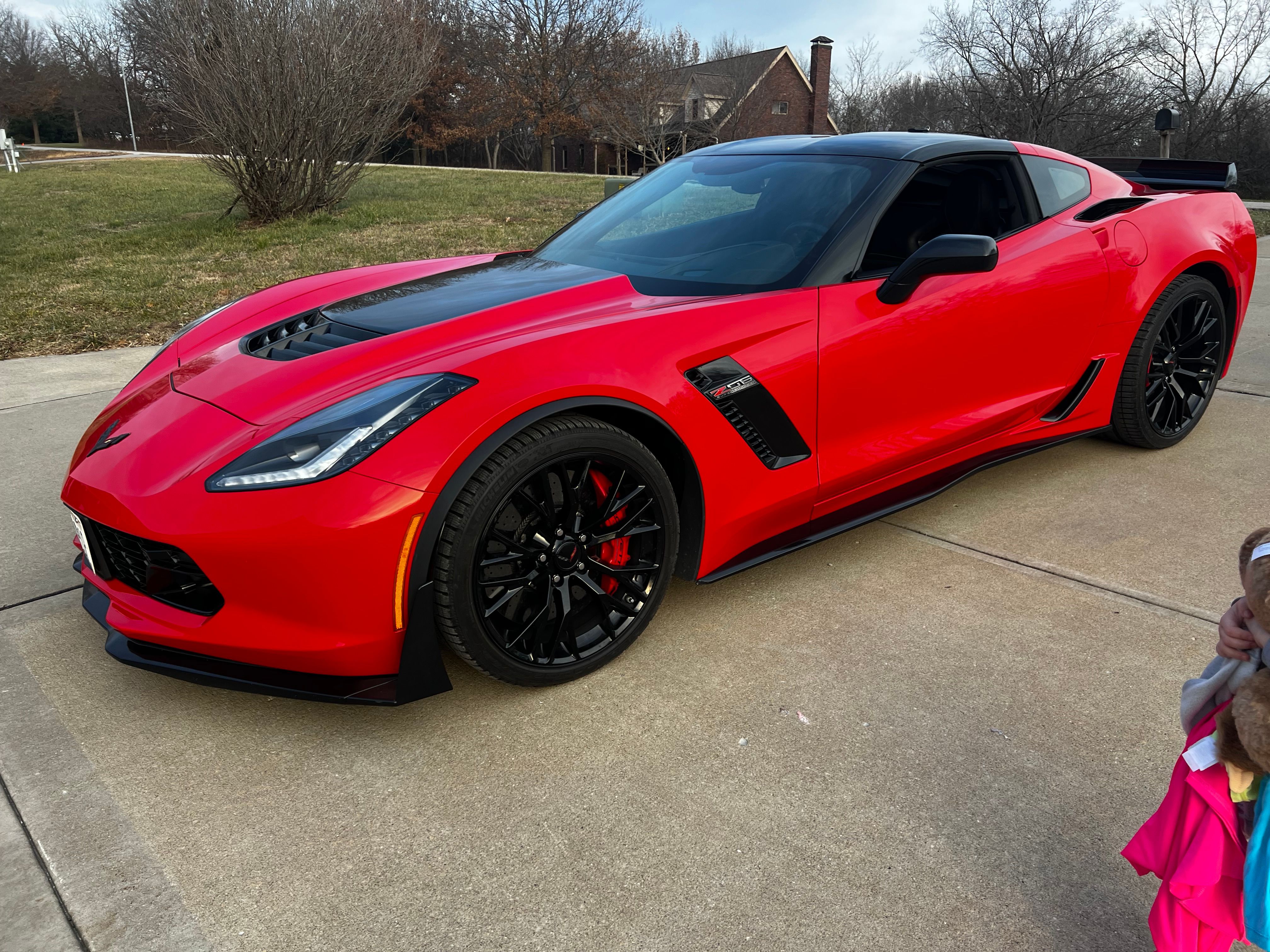 Used 2017 Chevrolet Corvette Z06 RWD image 2