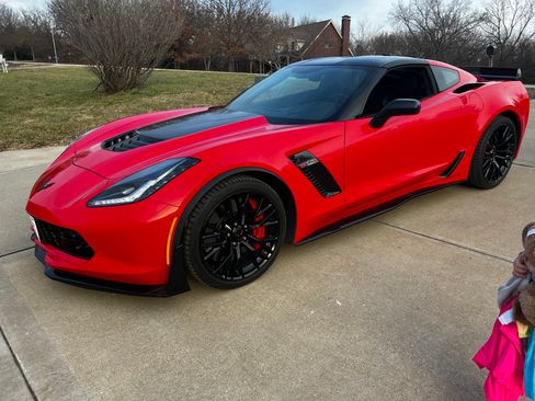 Used 2017 Chevrolet Corvette Z06 image 2