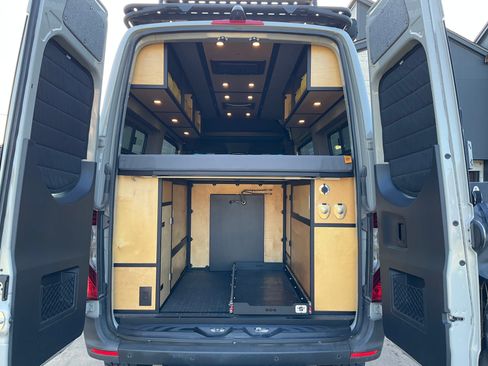 Used 2021 Mercedes-Benz Sprinter 2500 image 30