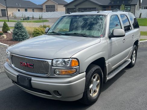 Used 2004 GMC Yukon Denali AWD/4WD image 8