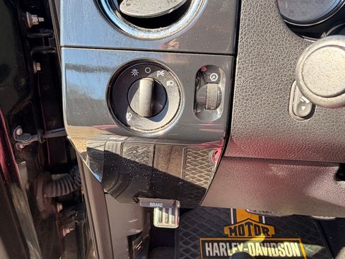 Used 2006 Ford F150 Harley-Davidson AWD/4WD image 14