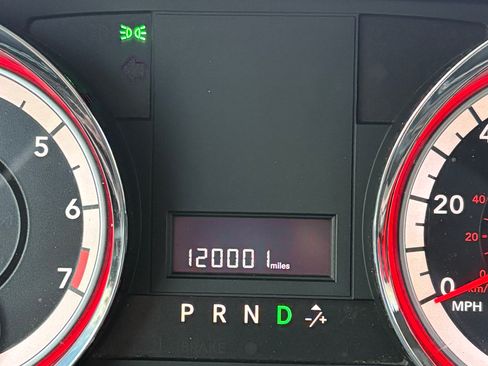 Used 2012 Dodge Grand Caravan SXT image 14